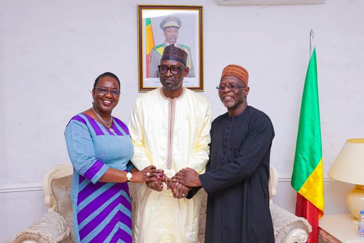 aBamako's tweet photo. Alliance des Etats du Sahel : les Ministres des affaires étrangères recommandent aux Chefs d'Etat de l'AES la création d'une Confédération des trois pays. https://t.co/PBt8nNoW5V https://t.co/gamXPwGzSd