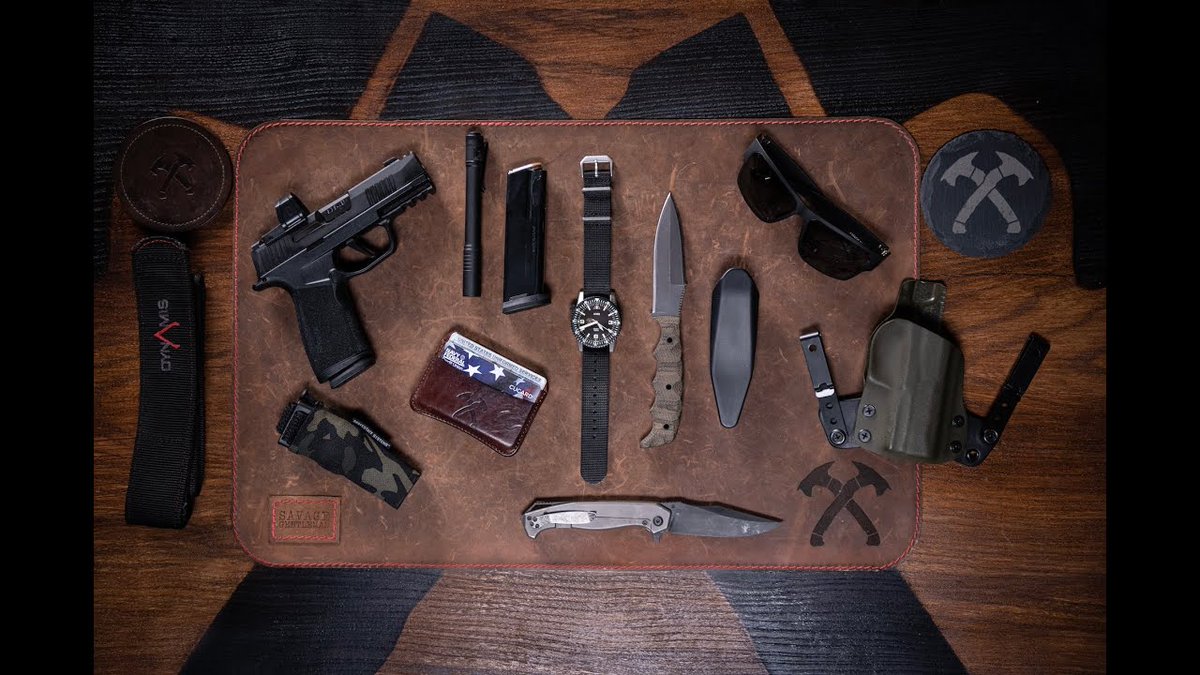 edcfinds's tweet photo. October 2022: Jack Carr's Essential Everyday Carry (EDC) Gear https://t.co/8RXGEoQubZ #usnstagram #edccooperative #paracord #bushcraft #edcpocketdump https://t.co/aZOKWEzQFw