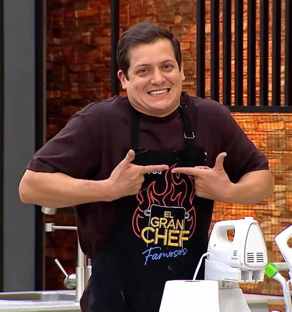 leyover05's tweet photo. Gracias por todas las alegrías durante todo el programa, he aprendido de ti que siempre es importante una sonrisa ante una adversidad, fuiste mi caballo ganador desde un comienzo y puedo decir que estoy orgullosa de tu tercer puesto, te quiero mi tortugino💗
#ElGranChefFamosos https://t.co/O1Kp6YmdbN