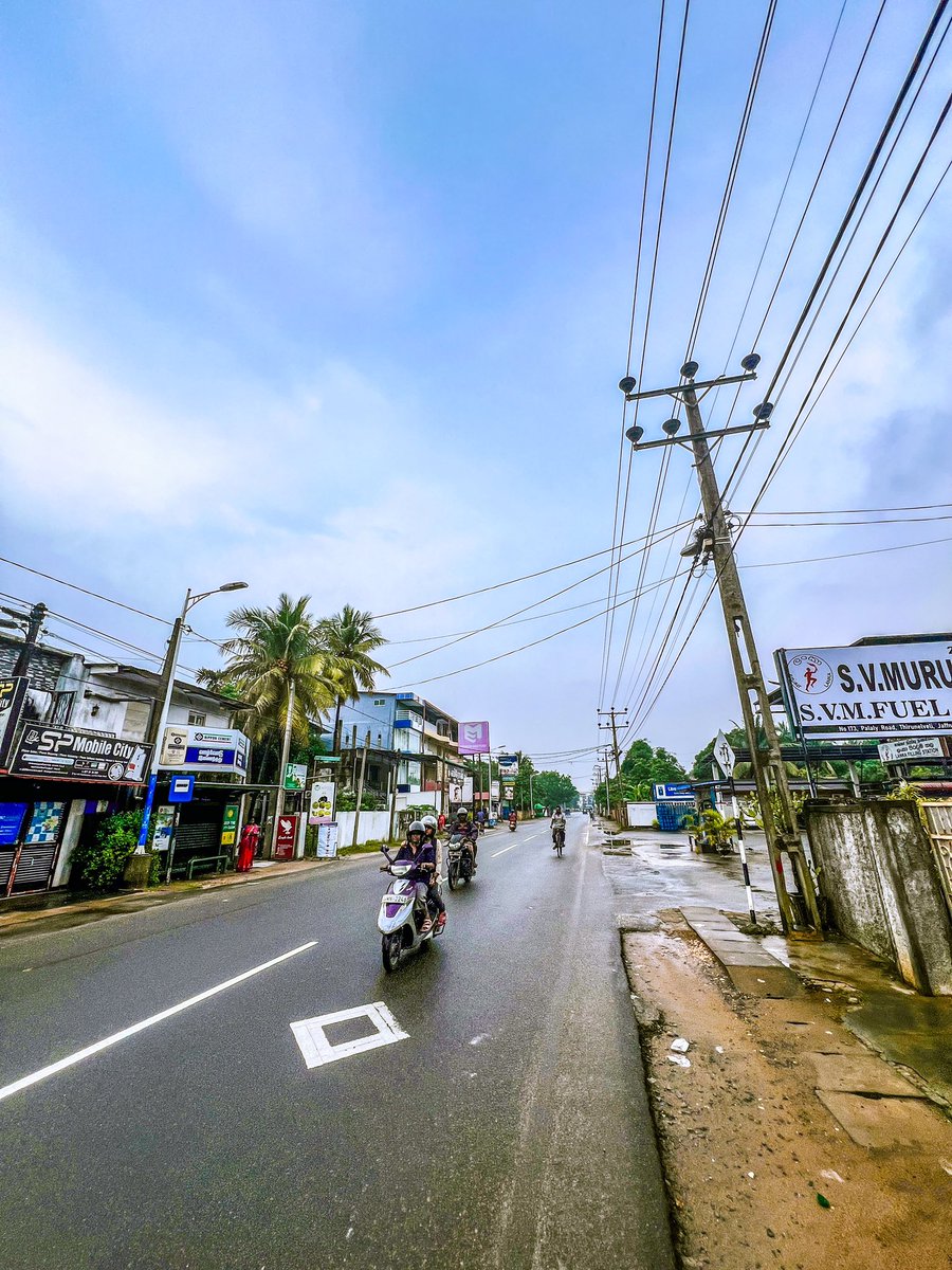 niro_pathi's tweet photo. Excited finally to be at Jaffna. 
#visitsrilanka #divinediscoveries #travelwithfamily https://t.co/3OnBzNpNK8