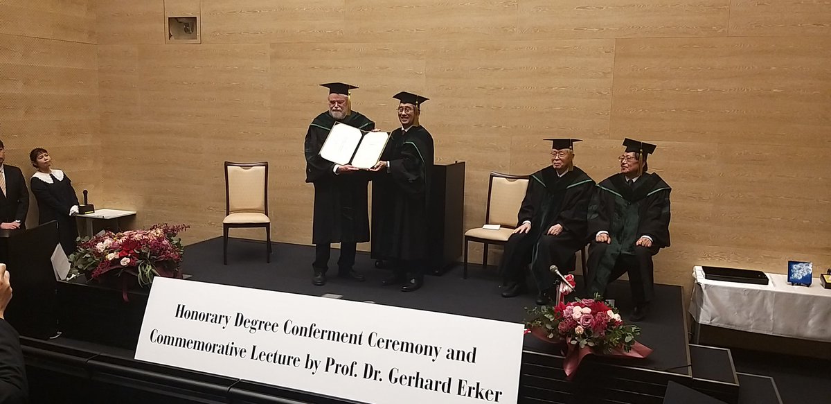 Congratulations to Professor Erker who  received the honorary doctoral degree from Nagoya University today. <a href="/uni_muenster/">Universität Münster</a> 👏🥂⚘