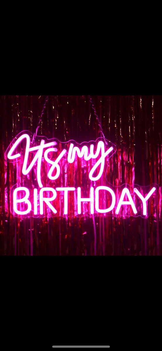 BraveBird11's tweet photo. My birthday was amazing. Twenty-Ate! I’m so blessed to be here and thank you to my beautiful friends for flying out and turning up with me. I Love y’all 💕 and thank you everyone for the immense love and bday wishes https://t.co/koGQdv9fpt
