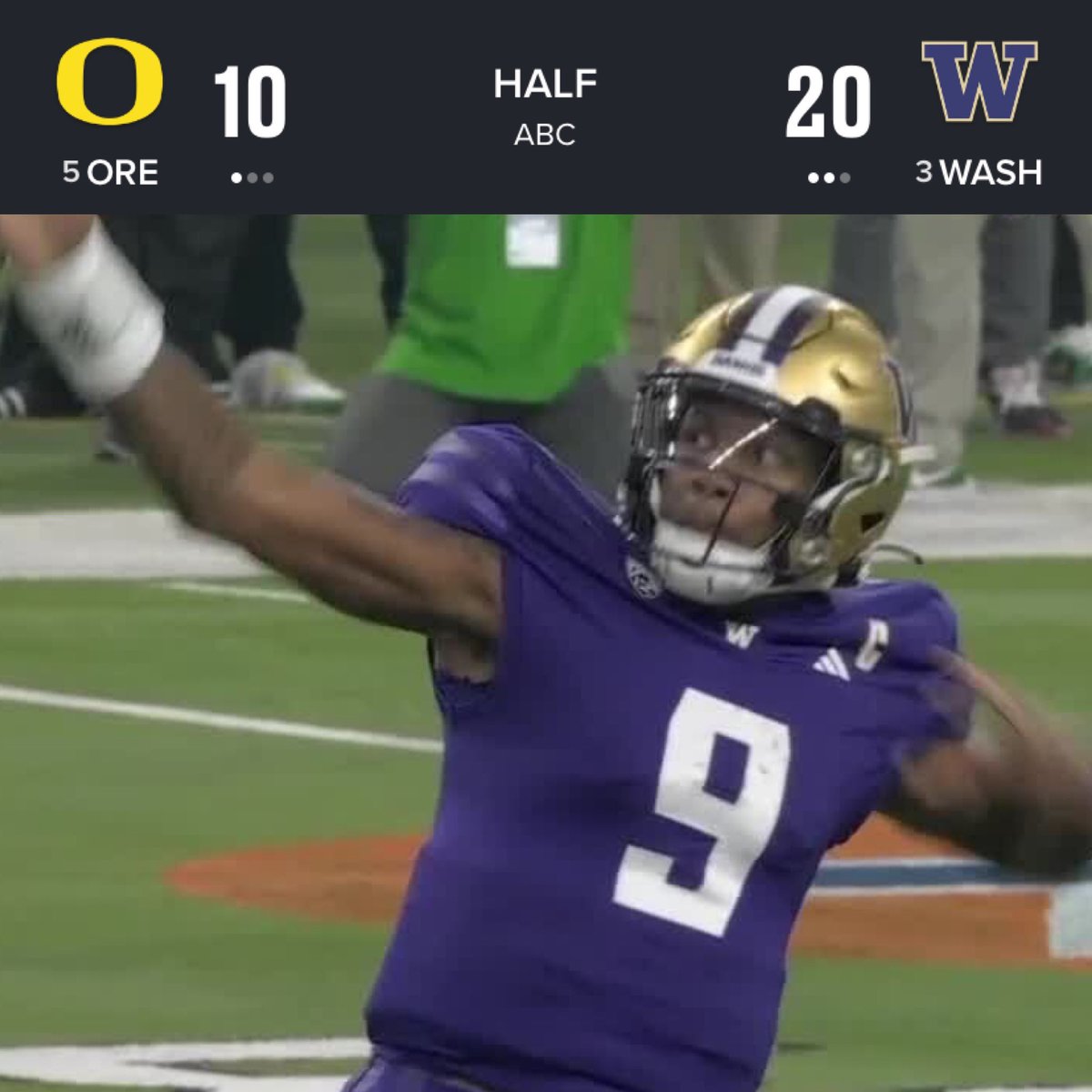 Huskies on top at halftime 🐺

#Pac12FB