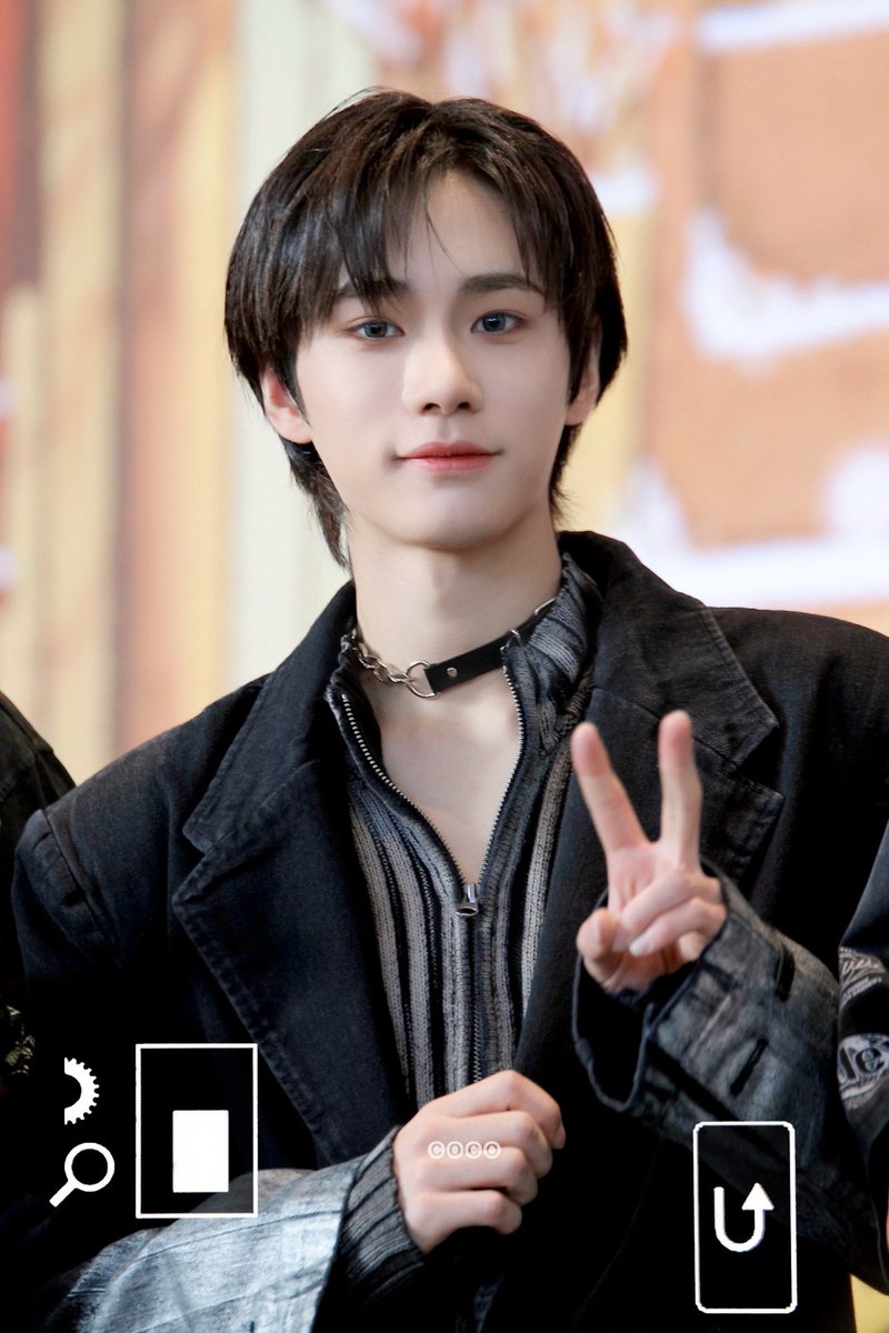 231202 Pre 🏆

#다크비 #DKB #룬 #LUNE #정성민 #성민 #정룬
<a href="/DKB_BRAVE/">DKB_OFFICIAL</a> <a href="/DKB_japan/">DKB JAPAN OFFICIAL</a>