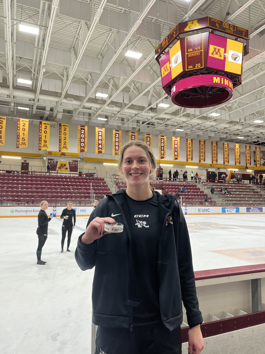 Minnesota Women's Hockey tweet media