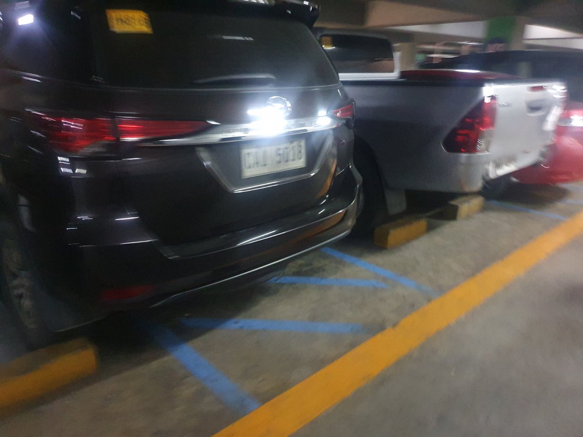 MAIA 3 airport manager look. PwD access are occupoed by cars. We have 3 pics. Anp ba kayo ?!! Saan na dadaan ang PWD na may wheelchairs?  e tow nyo yang mga yan!