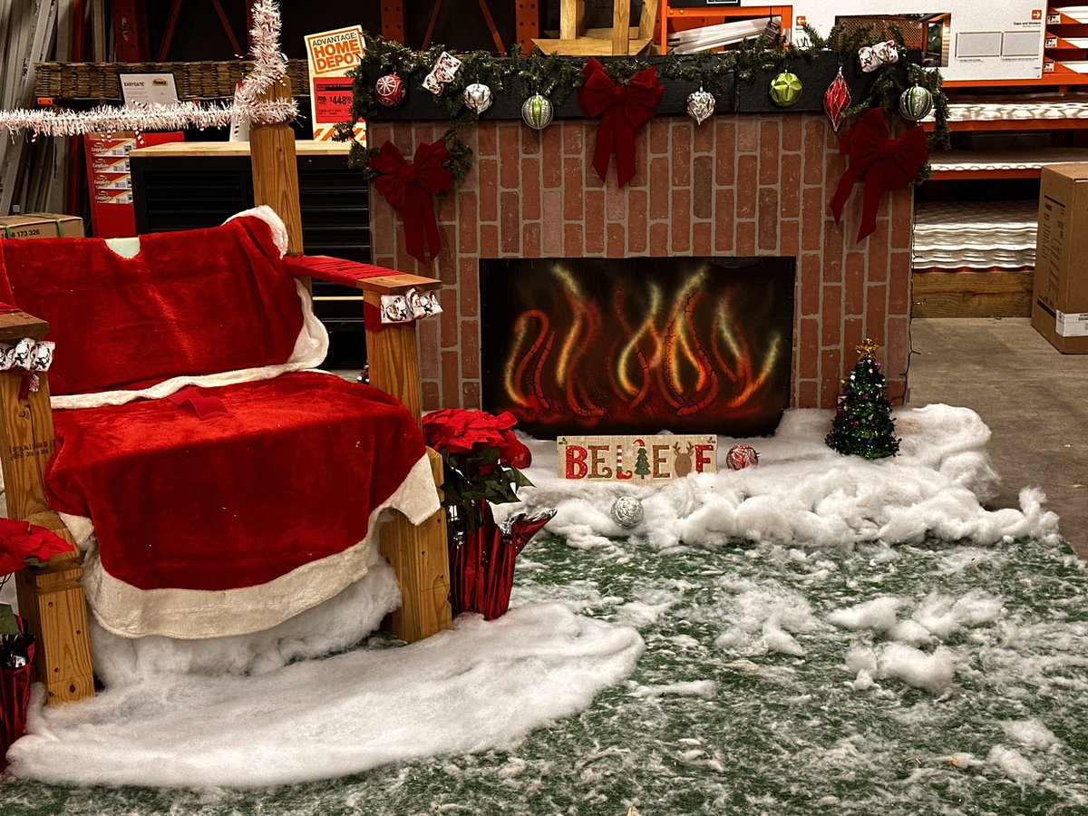missmelimel516's tweet photo. Santa is coming to Rocky River Home Depot. I had to get everything ready for him and all the kids that’s going to be at the work shop. I’m pretty creative. https://t.co/uL27xYIyls