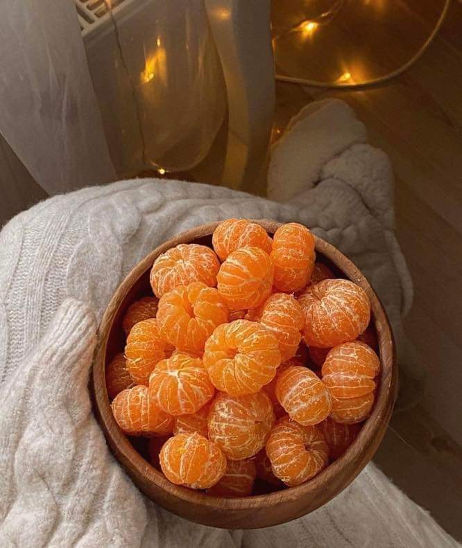 uonse70's tweet photo. أحلى حاجة فى الشتاء 🧡🍊 https://t.co/ntO0EY5K3x