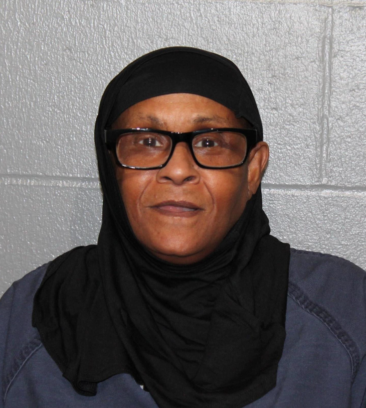 CrimeWatchMpls's tweet image. .
Crime pays in Minnesota.

Narshanell Lashea Johnson was sentenced to 3 months&apos; probation for stealing over $200,000 in MN food and emergency assistance through fraud via identity theft.

She must also pay $1,000 to five victims of identity theft.

#MNmath: Steal $200,000 -…