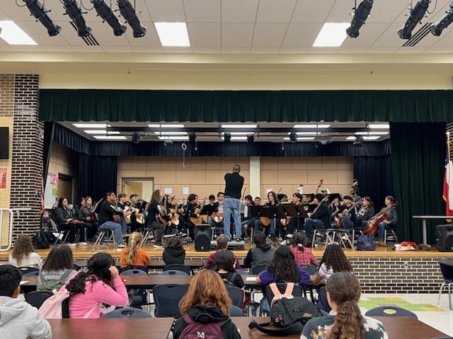 brennan_strings's tweet photo. Winter tour 2023!!!!🎄 thank you to everyone who supported us!! https://t.co/vFq5KDL2Z1