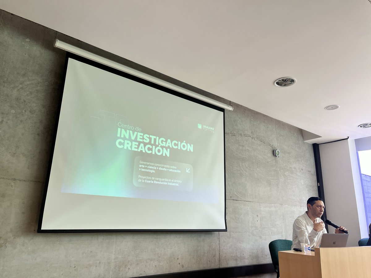 c_transmedia's tweet photo. Durante el #foro de educación virtual de la @udecaldas, expusimos las #metodologías #transmedia empleadas en nuestros productos E-learning y su impacto en los procesos de aprendizaje. Junto a investigadores, exploramos el futuro de la educación y los desafíos todavía a enfrentar. https://t.co/ApUzN7AonC
