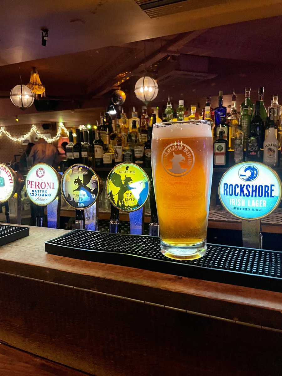 Always great to see more local taps around the town. Ballykilcavan Bin Bawn and Millhouse  in Lilly’s bar
#DrinkIrish #DrinkLocal