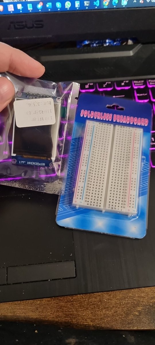 ForemanLearning's tweet image. Is there anything more beautiful then a new TFT SPI display to play with?