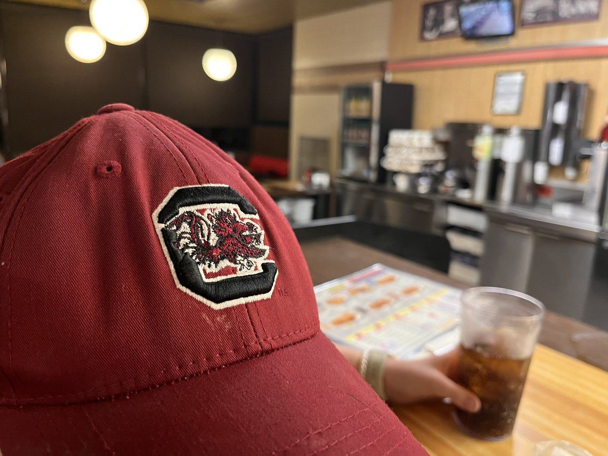 KevinFloyd's tweet image. The @jonasbrothers song came on while on the way to see @GamecockMBB so here we are.🏀🍳🍔🥤#ForevertoThee #QZipSZN