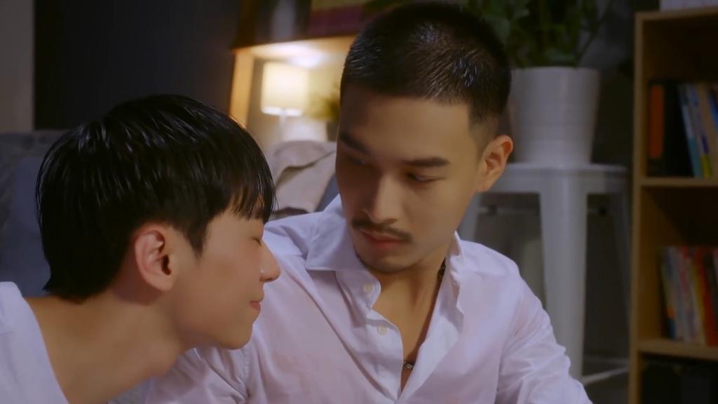 iamroberte's tweet photo. I'm already drunk in love with Gu Jing.
#台湾BL #VIPOnly #VIPOnlyEp2 #保留席位 #黃丞邦 #陳玹宇 #古勁 #劉歷 https://t.co/QyC1jy7BZa