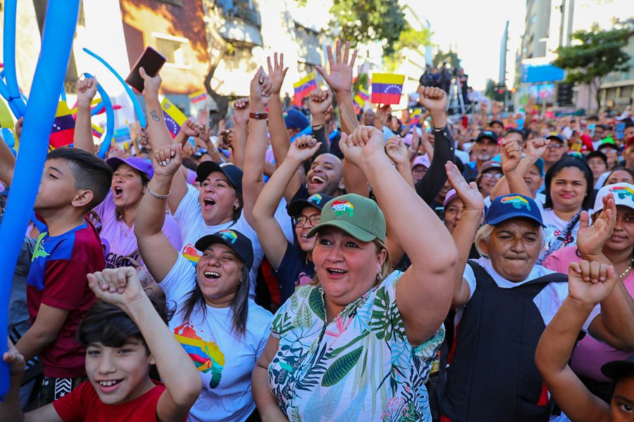 Hemos sido testigos de la Campaña más admirable que jamás se haya visto en un proceso en Venezuela en dos siglos de República. Qué hermosas han sido las manifestaciones de amor del pueblo a lo largo y ancho del país. Todo el reconocimiento al pueblo venezolano, unido en una gran