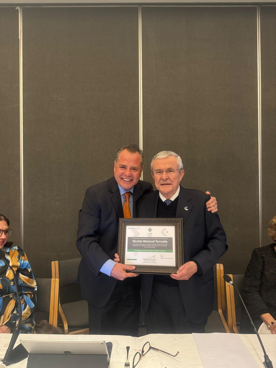 En AliaRSE reconocemos al  Ing. Nicolás Mariscal Torroella por su Trayectoria Empresarial con Impacto Social. ¡Muchas Felicidades!

#AliaRSE #EmpresasTrabajandoXTi 🌎🌱