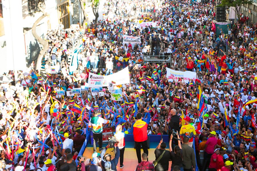 Agradezco a los movimientos y partidos políticos del Gran Polo Patriótico y de la Oposición que se han sumado a la causa nacional. Llamo a las bases populares de toda la oposición venezolana para que salgan a defender El Esequibo. ¡Viva la Unión Nacional! ¡Viva la Unión del