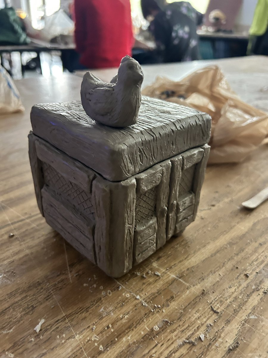 3d_mhs's tweet photo. Give the kids a deadline , expect a FULL room! 48/75 ceramics 1 students actually met that deadline today. Luckily I can’t actually fit 75 boxes in one kiln 😉on Monday. @ArtsFCS @JonesBC_MHS @dpbrown99 #ceramics #arteducation #fultonartstrong #slabbox https://t.co/CEGNTEN526