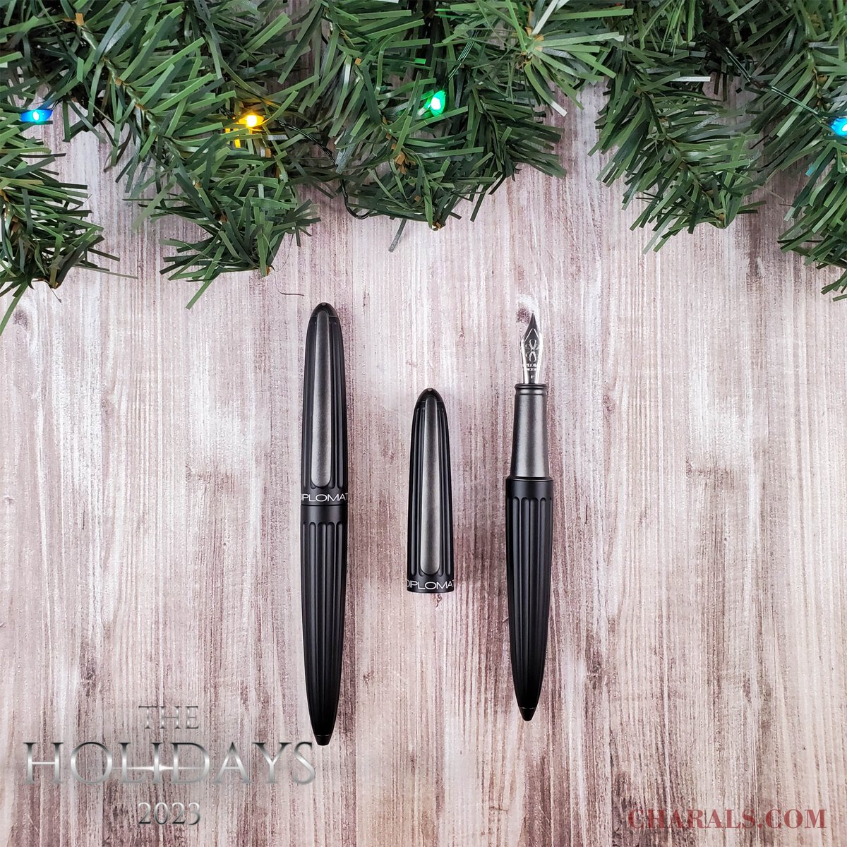The Diplomat Aero collection is perfect for the pen lover looking for something non-traditional and different! 🎁🎁🎁 #diplomatpens #diplomataero #aeropen #diplomatfp #aerofountainpen #matteblack #modernpen #vancouverpenstore #vancouverpenshop #xmasgifts #christmaspresents