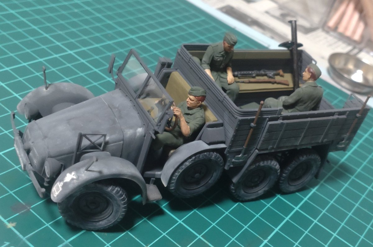 plamon1014's tweet photo. タミヤ 1/35 ドイツ クルッププロッツェKfz.70兵員輸送型の完成です
特に難しい所もなくサクサク組めました
火器アクセサリーも沢山付属していて自分好みに配置できますよ
＃タミヤ ＃プラモデル https://t.co/UFZwXiNlld