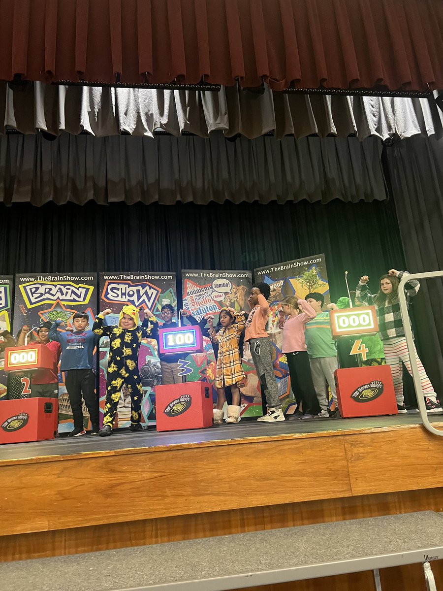 Ms__Carroll's tweet photo. Thank you to the PTA for the awesome Brain Show assembly! It was so much fun! #brainshow #funfriday https://t.co/SmTKhR6vjs