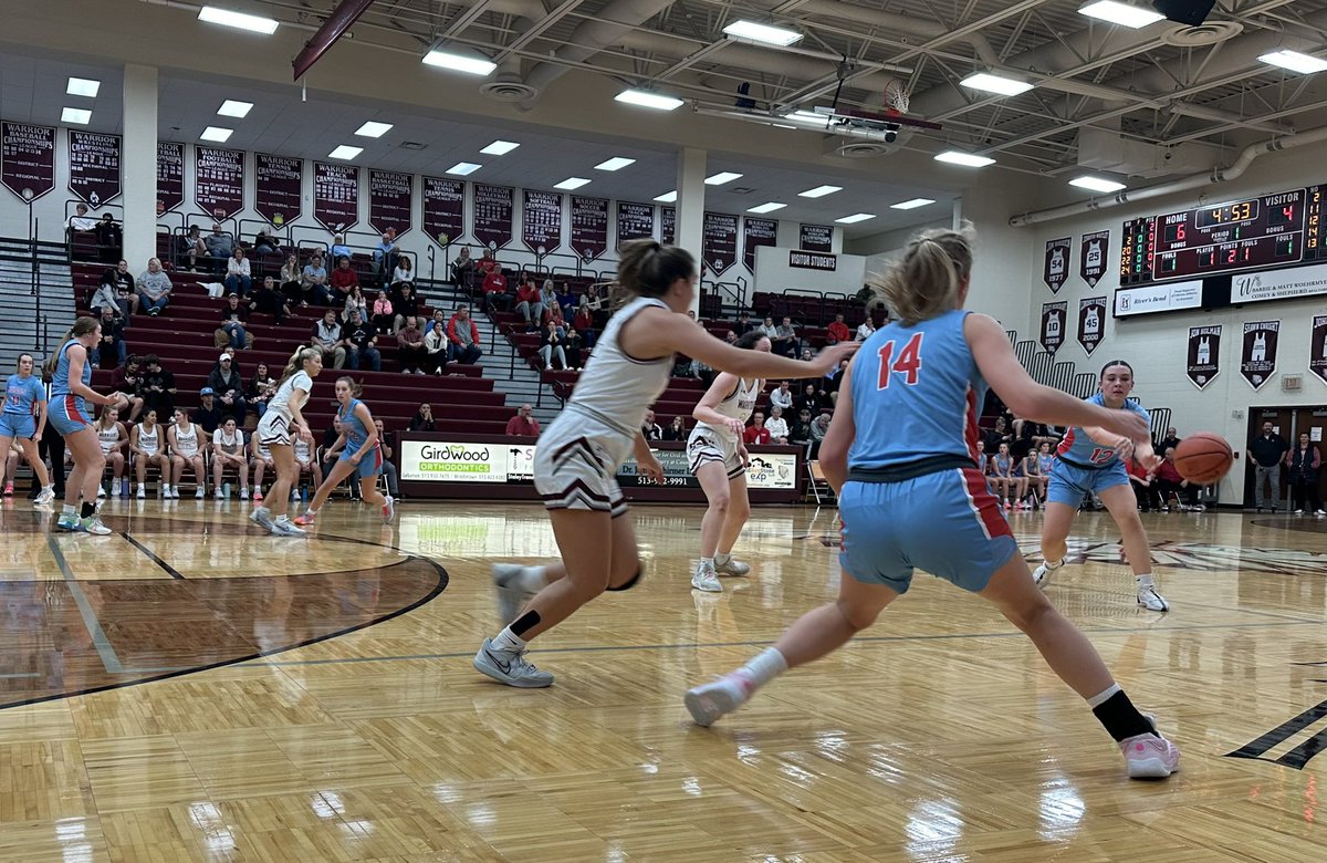 Supt_Seevers's tweet photo. Great @ECC_Sports matchup with @LebanonGBK and @Kings_Schools in the Rivers Bend Rivalry. #BeatKings @LebanonAthDept @LebanonSchools https://t.co/i35DOFN9JX