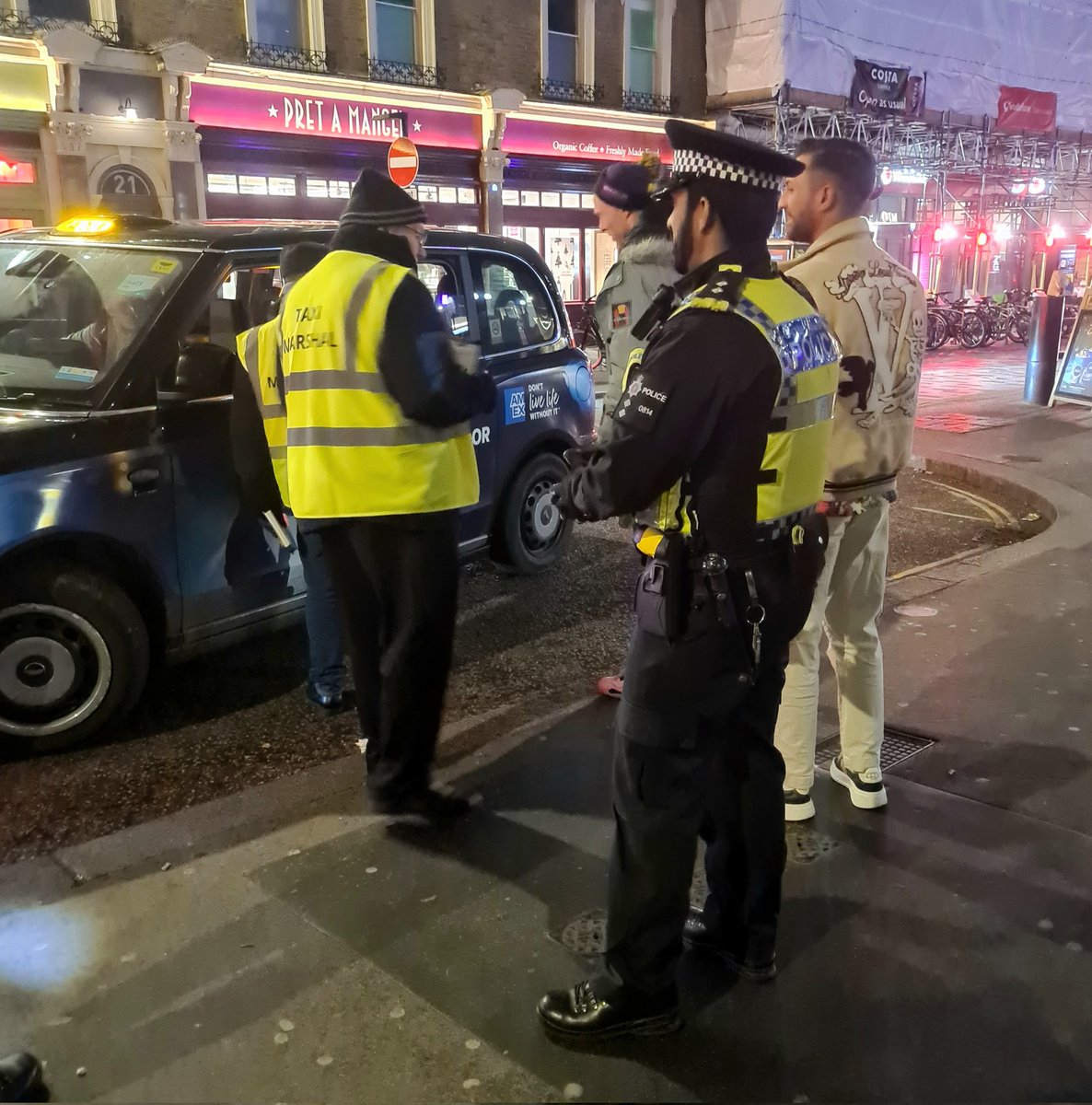 We are working alongside @CityPolice on a joint initiative keeping you safe during night time economy. If you need a taxi home visit the Taxi Marshalls on Liverpool Street and there is a welfare hub too! 😄
