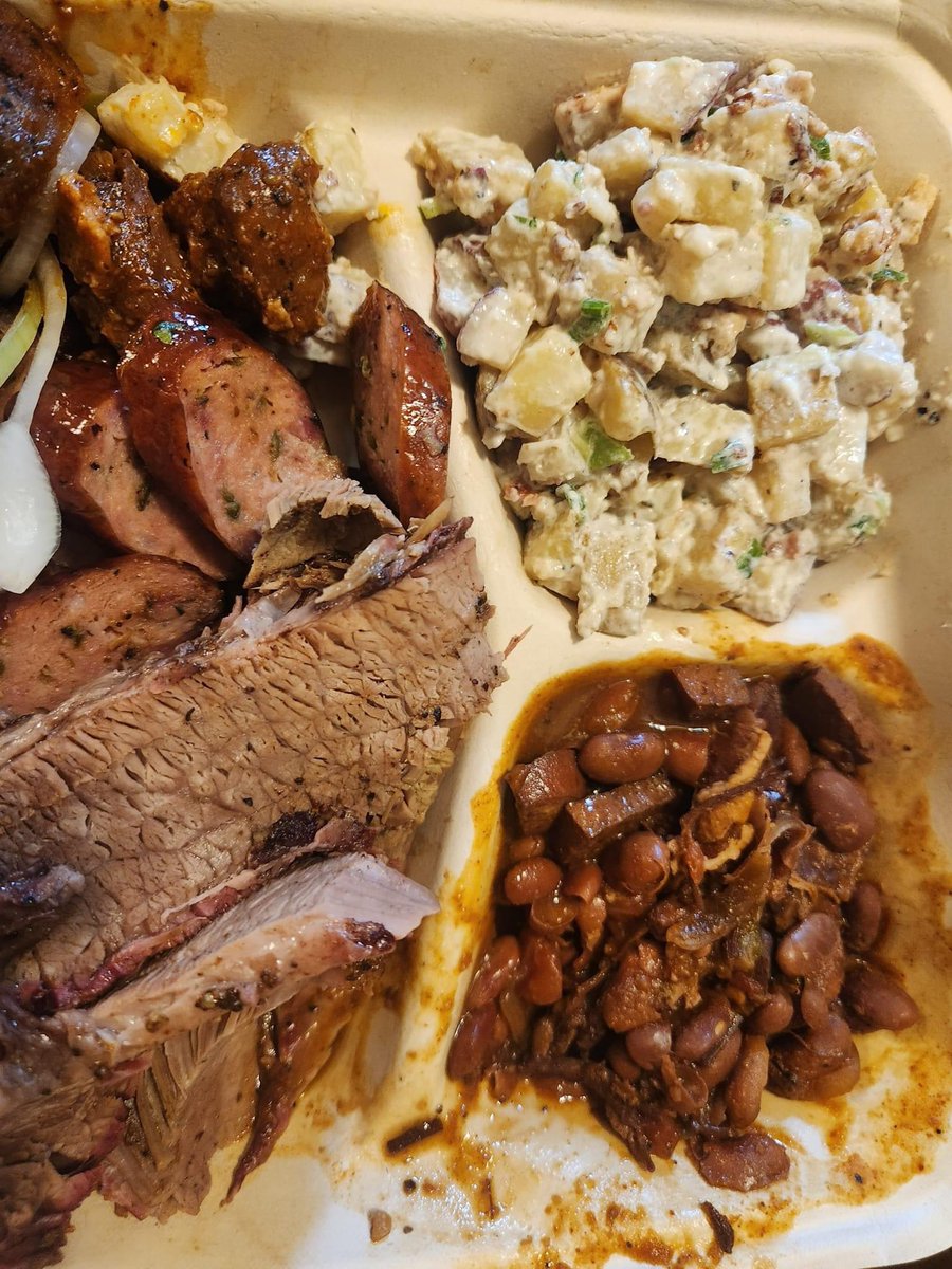 HotHeadedBBQ's tweet photo. DONT FORGET WE ARE OPEN! 

Our hours for tonight: 

5 PM - 8 PM 

Come get some good food and play some cornhole. 

BAR IS OPEN The Backyard

Call or text for pickup:

+1 (945) 226-6871 https://t.co/pQsF89B2ip