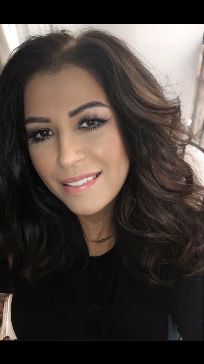 NadaAJones's tweet image. Picture before drinking . I will not send you another one after this. Ok maybe 😜