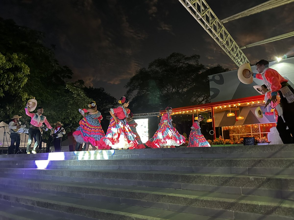 Amgasca's tweet photo. #AEstaHora participamos en el lanzamiento del clúster turístico del Huila ‘Un paraíso por Descubrir’ y la Tienda ‘Promisión’, evento en el que entregaremos los Reconocimientos a Emprendimientos SENA 2023, para destacar el talento de 11 de nuestros emprendedores 🚀👏 https://t.co/1gSZdS7If2