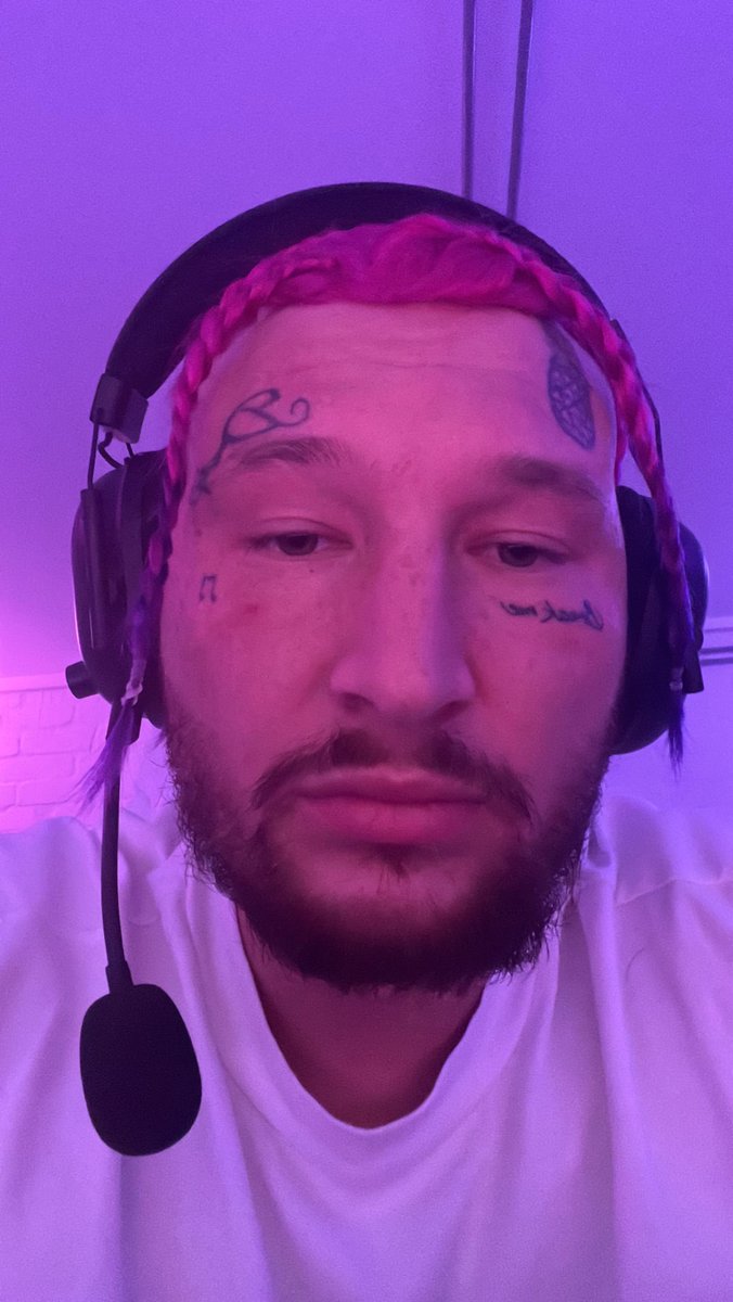 Dennis ☽ tweet media