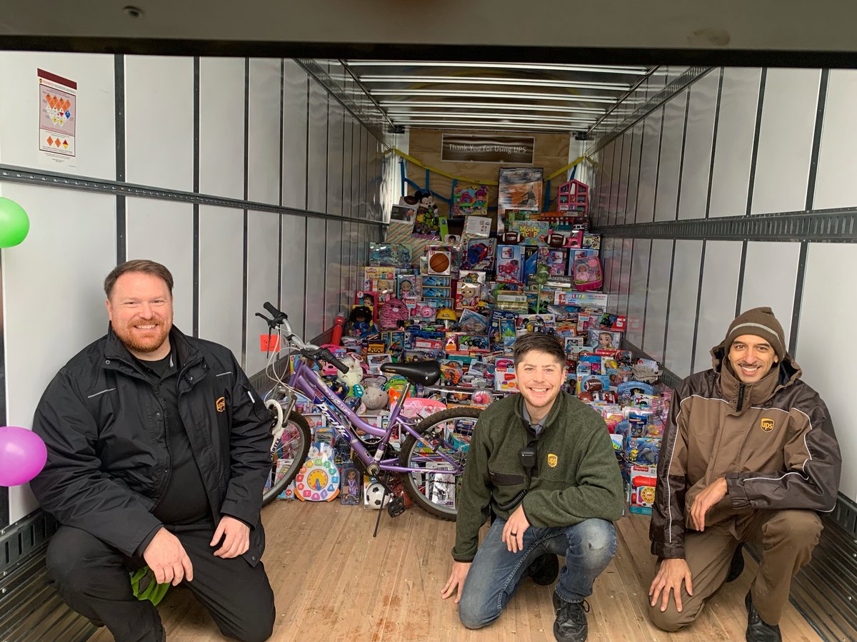 OCFeederSafety's tweet photo. This year Wisconsin @UPSers organized a Toy Drive for COA Youth and Family Services, a wonderful charity in Milwaukee. Today we were fortunate to hand over the MANY wonderful toys that our generous UPSers donated. Thank you to @JaradZimmerman and @UPS for making this happen! https://t.co/aM3vPhLPb5