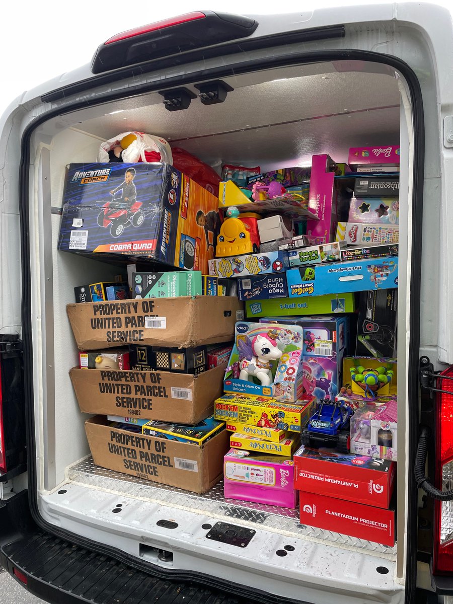 OCFeederSafety's tweet photo. This year Wisconsin @UPSers organized a Toy Drive for COA Youth and Family Services, a wonderful charity in Milwaukee. Today we were fortunate to hand over the MANY wonderful toys that our generous UPSers donated. Thank you to @JaradZimmerman and @UPS for making this happen! https://t.co/aM3vPhLPb5