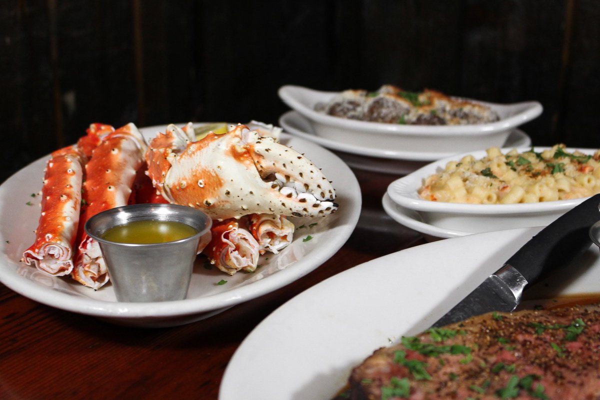 Elevate your holidays with a Nashville tradition – Sperry’s! For years, we’ve been synonymous with exceptional dining and timeless moments. Now, as a token of our gratitude, purchase $500 in Sperry’s Restaurant gift cards, and unwrap a $100 bonus card for yourself!