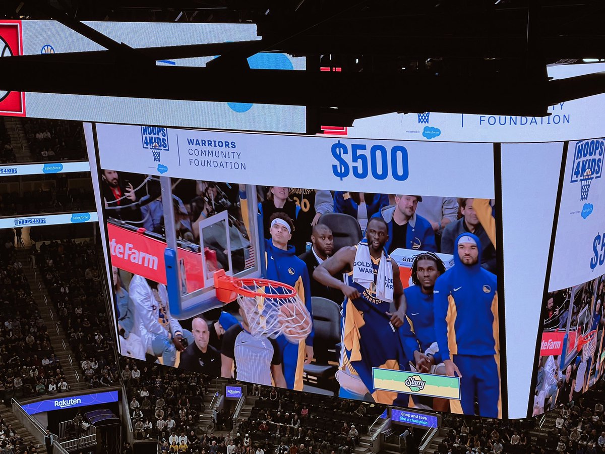 ClockworC's tweet photo. Dubs for the dub. Never seen Westbrook, Harden or GP13 live so that was dope. Good to see the Bay ball on em tho 🕺 🏀 🏆 Thanks Pops! https://t.co/wudXjbprwT