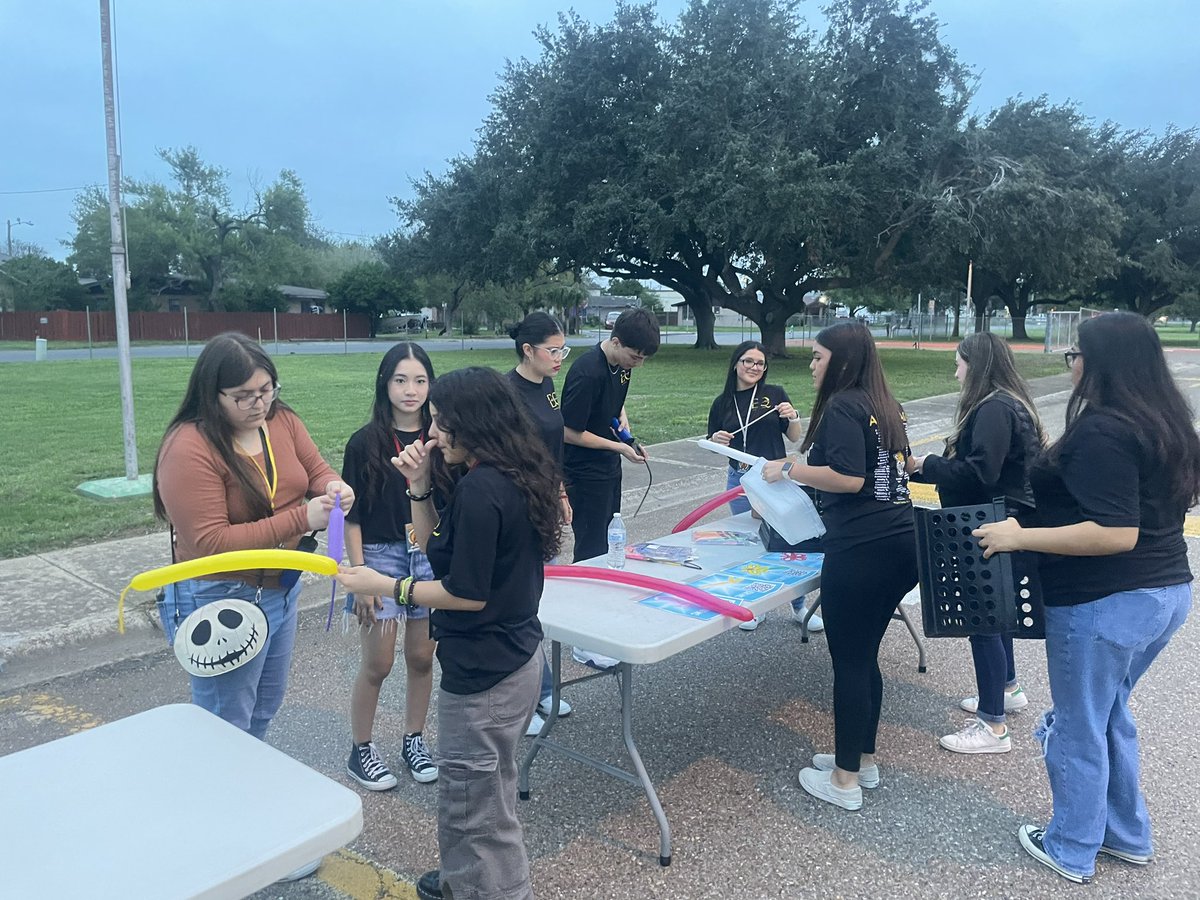 Jennifer Lopez tweet media