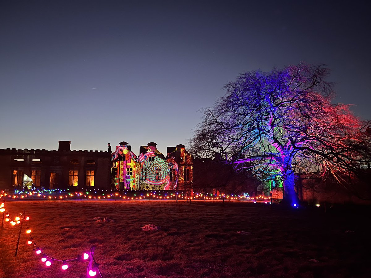 DifferentL's tweet image. Fabulous day with fabulous people at #BolsoverCastle thanks to @JunctionArtsUK @EnglishHeritage @PopcornMedia_uk. Huge congratulations to @williamlindley1 for beautiful film celebrating 30 years of the Bolsover Lantern Parade 👏🏼👏🏼👏🏼