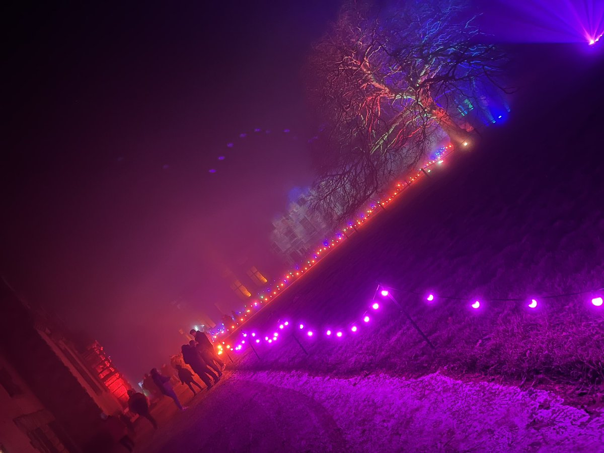 DifferentL's tweet image. Fabulous day with fabulous people at #BolsoverCastle thanks to @JunctionArtsUK @EnglishHeritage @PopcornMedia_uk. Huge congratulations to @williamlindley1 for beautiful film celebrating 30 years of the Bolsover Lantern Parade 👏🏼👏🏼👏🏼