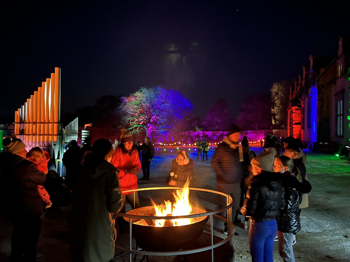 DifferentL's tweet image. Fabulous day with fabulous people at #BolsoverCastle thanks to @JunctionArtsUK @EnglishHeritage @PopcornMedia_uk. Huge congratulations to @williamlindley1 for beautiful film celebrating 30 years of the Bolsover Lantern Parade 👏🏼👏🏼👏🏼