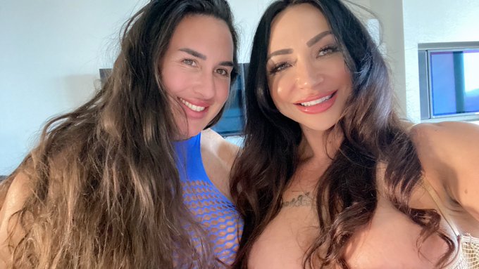 It&rsquo;s that time of week where I get kinky and winky for a hot, sweltering muscle babe. Nancee and I got