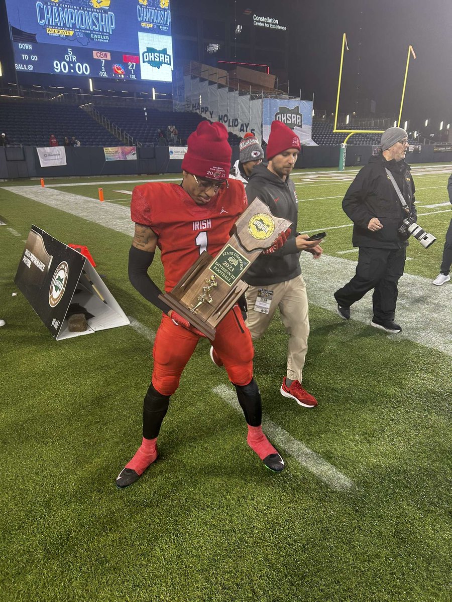 JaylenWatson11's tweet photo. STATE CHAMP! AGTG 🙏🏽 #BPJ #GoHawks https://t.co/1FViJmkzxM
