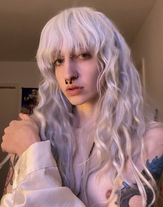 Happy first griffriday of December!! Soft evil twink for ya 🤍🖤⚔️🦅 #BERSERK #Griffith https://t.co/SU<a href="/tag/griffith"class="tags"><span>#griffith</span></a><a href="/tag/berserk"class="tags"><span>#berserk</span></a>