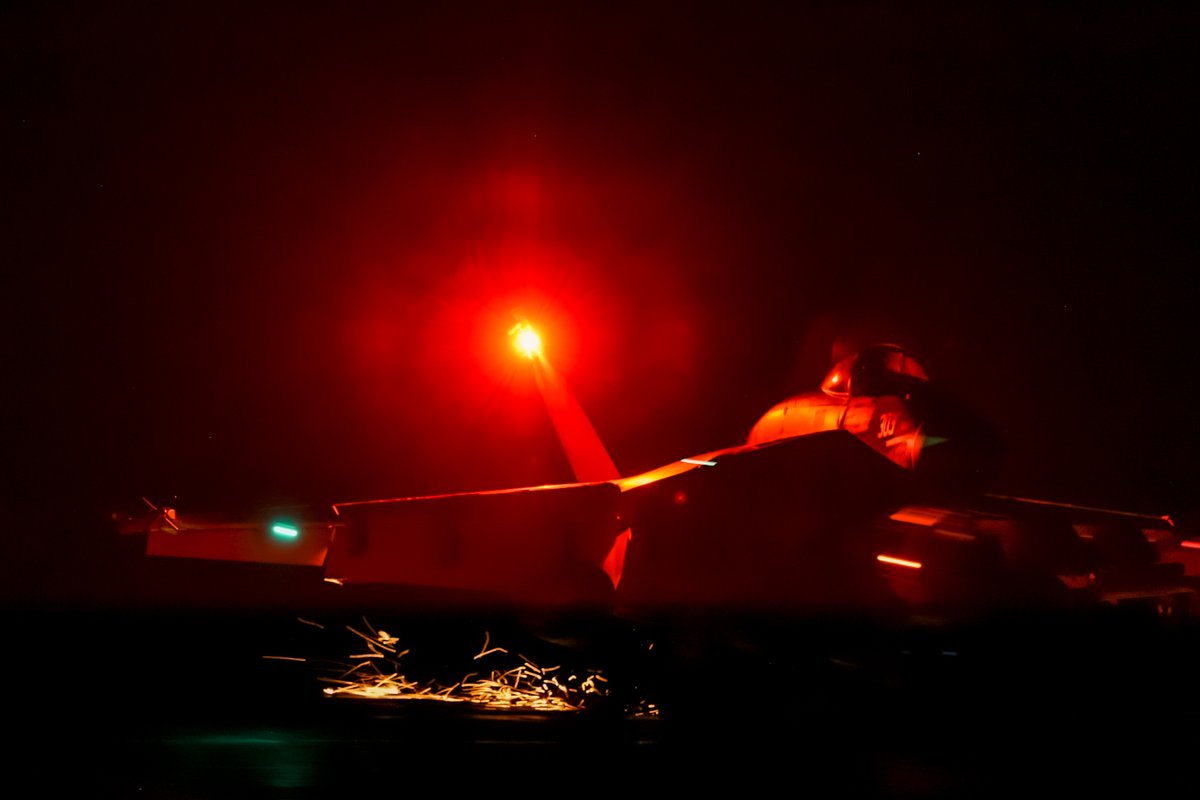 USNavy's tweet photo. #USNavy Photos of the Day:

1️⃣ #USSTheodoreRoosevelt @TheRealCVN71 #FLTOPS #VFA154 @US3rdFleet
2️⃣ #USSCarlVinson @CVN70 #UNREP and 3️⃣ #USSSterett underway with #CSG1 @US7thFleet
4️⃣ MWD Misa awarded medal during retirement ceremony @nas_oceana @MWD_News
👉 https://t.co/aZddB6hxYf https://t.co/SbbFsxj50g
