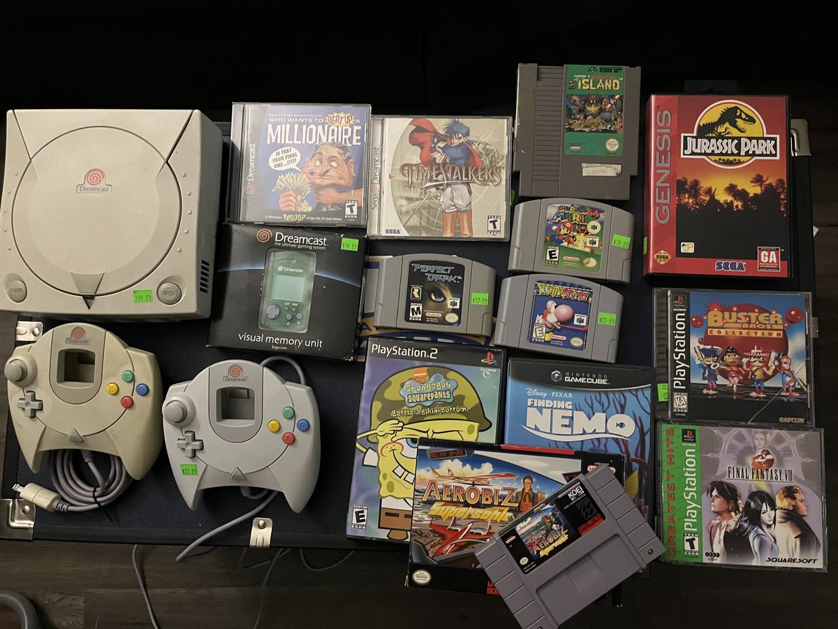 Bigbrogogo's tweet image. Local game store was going out of business (which is very unfortunate). But it was half off of all video games so had to take advantage and pick up some games that I had been meaning to grab anyway