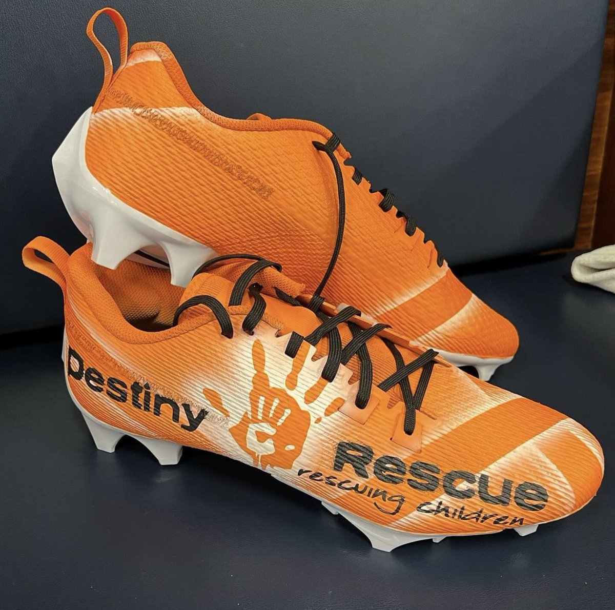 AarBrown's tweet photo. Thank you Nick Westbrook for representing @destinyrescue this weekend and rescuing kids! #MyCauseMyCleats @Titans https://t.co/n0E4PFlIhv