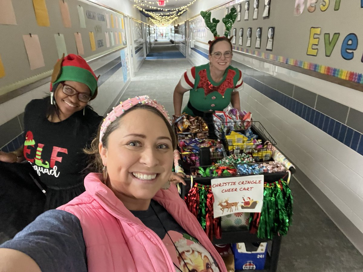 Selfie with the Elfies 💚❤️ Thank you for spreading the holiday cheer today!! @PISDChristie #ChristieNation