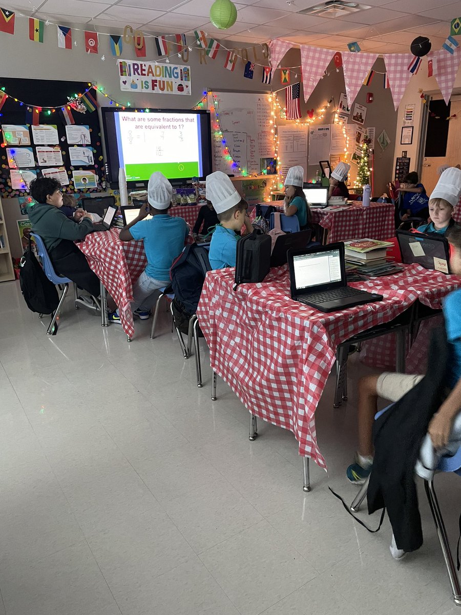 MrsEllisin4th's tweet photo. Today was jammed, packed full of fun learning. In ELA we reviewed and practice our skills with digital book tasting. In math, we continued working with creating &amp; comparing  fractions in Ellis' Reading Smoothie Café &amp; Pizzeria. #180daysinthelifeofateacher #classroomtransformation https://t.co/3WaAnliLq9