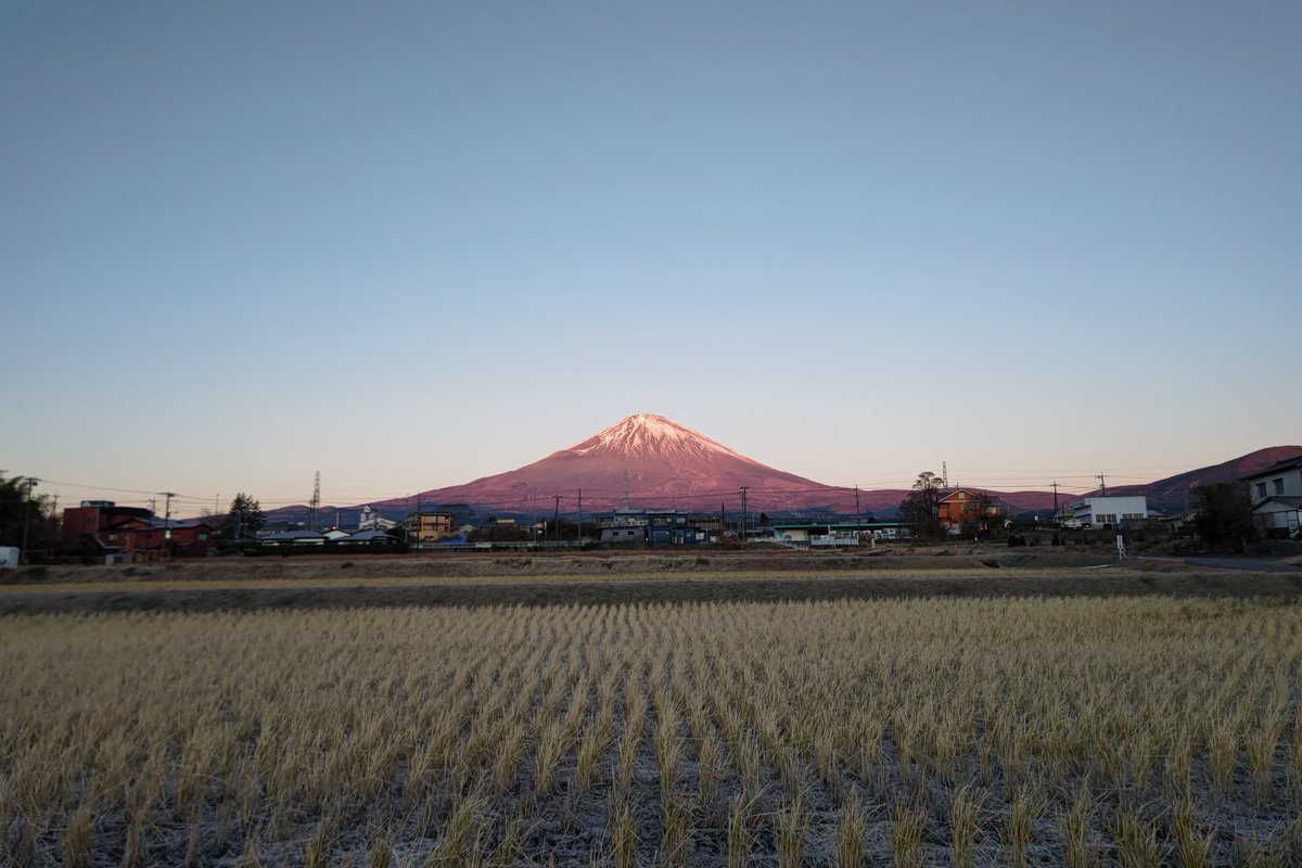 94S8m3gugZ8bzAb's tweet photo. 12月2日
今シーズン初のマイナス1度

かなり冷え込みました。
紅富士が見えて良かったです。
#紅富士
#富士山
#マイナス1度
#師走
#御殿場市
#Gotembajapan
#Gotembacity
#mt.fuji
#朝活
#ごてぐら
#ごてあき2023
#gotegram2023 https://t.co/WhfORH60PS