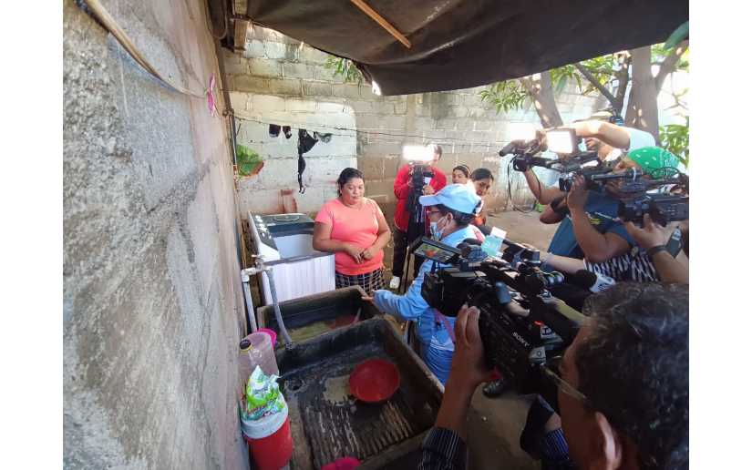 #NicaraguaPazyBuenaVoluntad Las acciones coordinadas para combatir al mosquito transmisor del dengue y otras enfermedades como el zika y el chikungunya, continuaron desarrollándose este viernes en el barrio Jorge Dimitrov de Managua.